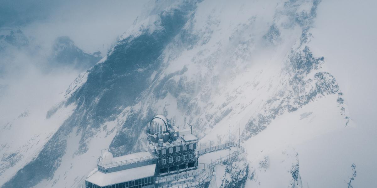 A partir de stations de mesure de concentration de gaz, ici celle de Jungfraujoch, les scientifiques peuvent déterminer la source de certains polluants en s'appuyant sur les modèles météorologiques