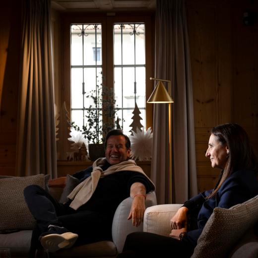 Reportage sur le départ de François-Henry Bennahmias, CEO des montres Audemars Piguet. Interview croisé avec Ilaria Resta, nouvelle directrice d'Audemars Piguet à partir du 01.01.2024. Le Brassus, Suisse, 19 Décembre 2023 © Fred Merz | Lundi13 Reportage sur le départ de François-Henry Bennahmias, CEO des montres Audemars Piguet. Décembre 2023 © Fred Merz | Lundi13