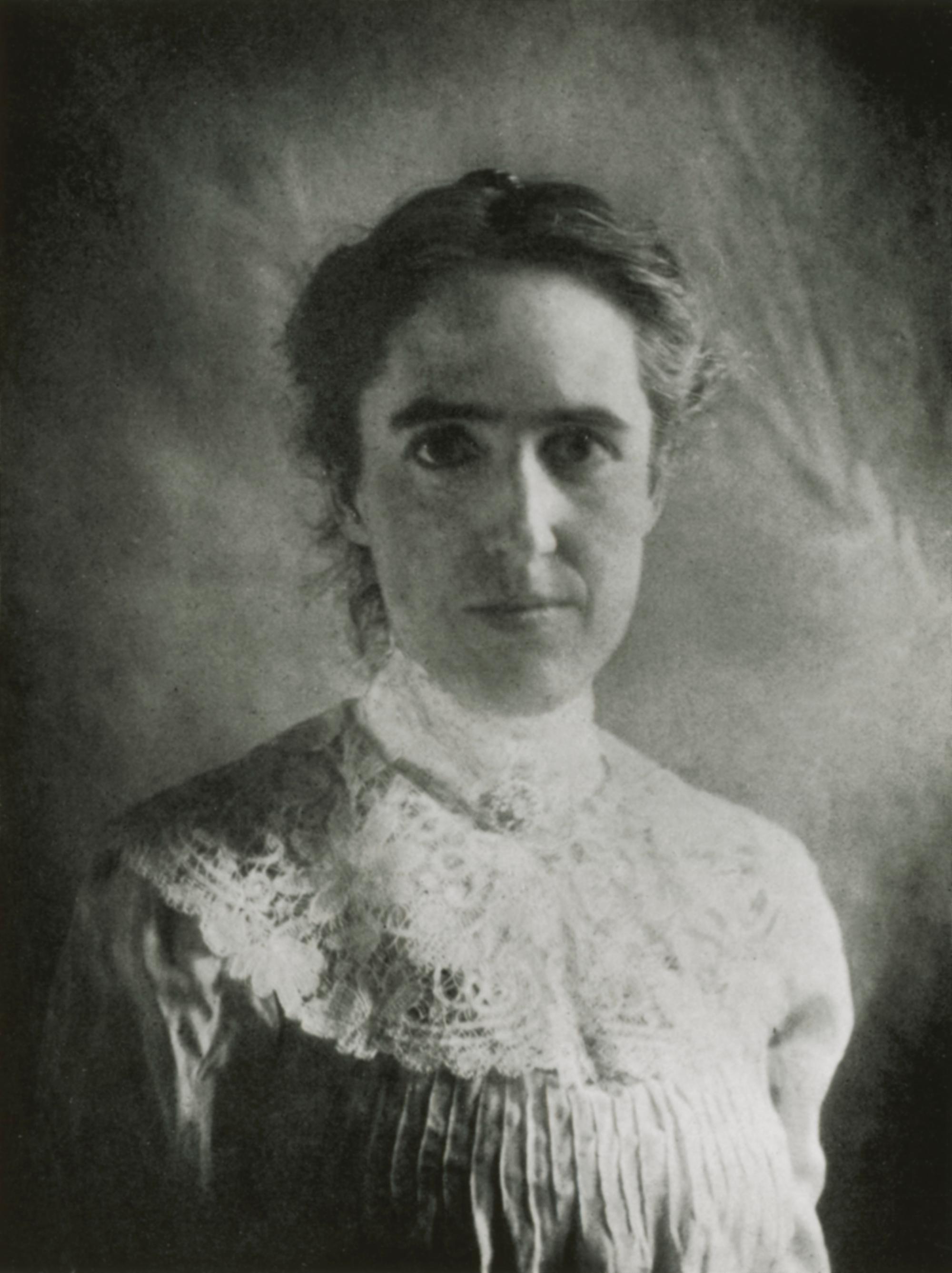 Henrietta Swan Leavitt (1868-1921), US astronomer. Leavitt, the daughter of a church minister, was born in Massachusetts, USA. Despite being a woman and deaf, she decide upon a career in astronomy. She worked as a 'computer' for Pickering at Harvard Observatory from 1893, but by the time of her death from cancer she was head of stellar photometry. She did important work on variable stars, laying the groundwork for them to be used to determine the size and age of the universe. An asteroid and a lunar crater are named in her honour. Photograph published in 1922 in Popular Astronomy (volume 30). (KEYSTONE/SCIENCE PHOTO LIBRARY/ROYAL ASTRONOMICAL SOCIETY/SCIENCE PHOTO LIBRARY)