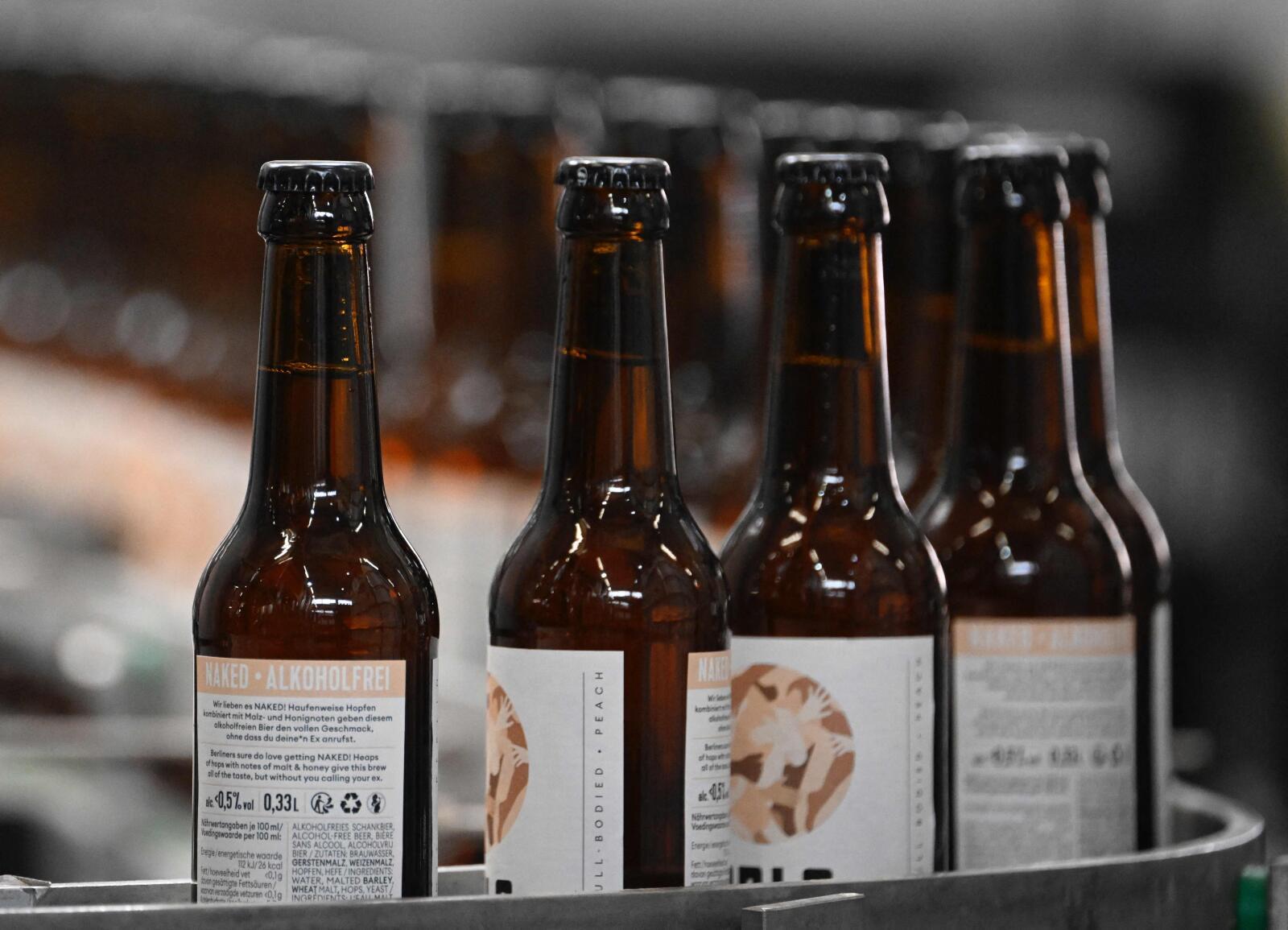 La production de bière sans alcool a augmenté de 5,3% durant l'année brassicole 2022-2023 en Suisse.