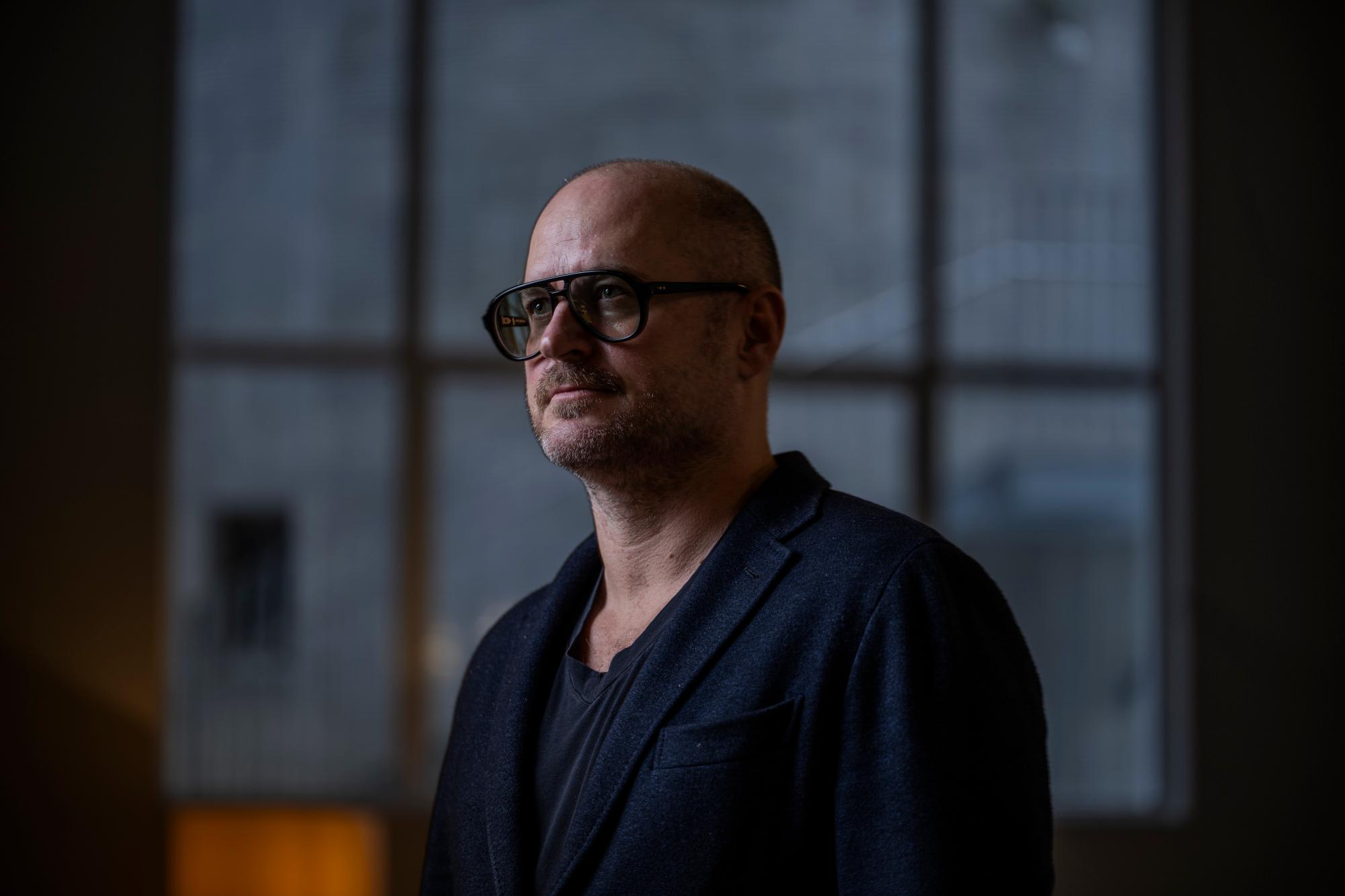 Gian Boschler, pionnier de la blockchain. Neuchâtel. 11.1.2024. Eddy Mottaz / Le Temps