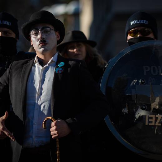 World Economic Forum Protest in Davos, Switzerland - 14 Jan 2024 A protester is stopped by a police cordon during a rally against the 54th World Economic Forum. Hundreds of protesters gathered to voice concerns about this year s World Economic Forum WEF agenda. The Forum engages society s political, business, and cultural leaders to shape global, regional, and industry agendas, which can impact everyone around the world. Davos Switzerland NOxUSExINxGERMANY PUBLICATIONxINxALGxARGxAUTxBRNxBRAxCANxCHIxCHNxCOLxECUxEGYxGRExINDxIRIxIRQxISRxJORxKUWxLIBxLBAxMLTxMEXxMARxOMAxPERxQATxKSAxSUIxSYRxTUNxTURxUAExUKxVENxYEMxONLY Copyright: xSOPAxImagesx Editorial use only sipausa_50612274