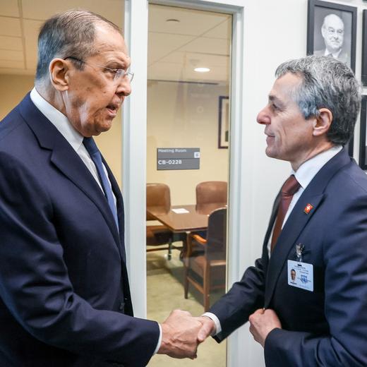 Russia's Foreign Minister Sergei Lavrov, left, and Switzerland's Federal Councillor for Foreign Affairs Ignazio Cassis, right, shake hands during a meeting at the United Nations headquarters in New York, New York, USA, 23 January 2024. (KEYSTONE/TASS/Russian Foreign Ministry Press) ONE TIME USE ONLY, NO ARCHIVES, NO SALES