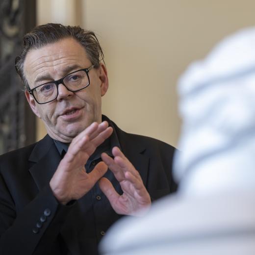 Wim Delvoye présente son exposition «L'Ordre des choses», quatrieme exposition carte blanche XLau Musée d'Art et d'Histoire de Genève.