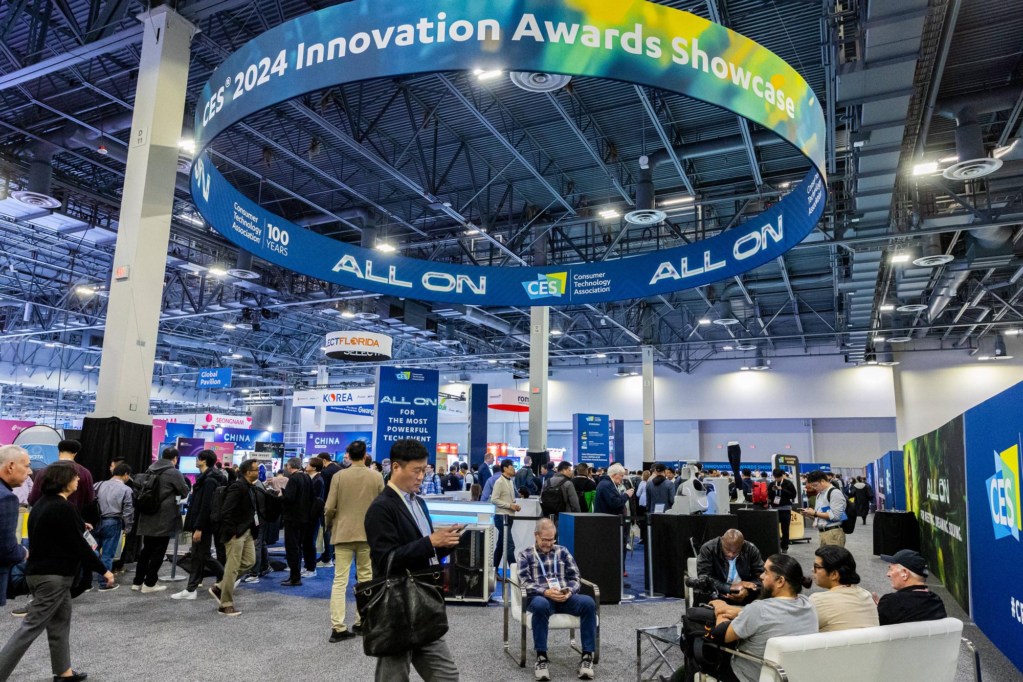 Le Consumer Electronics Shows (CES), gigantesque messe de début d'année à Las Vegas, est le plus grand salon mondial qui présente les dernières  innovations dans le secteur de la tech.