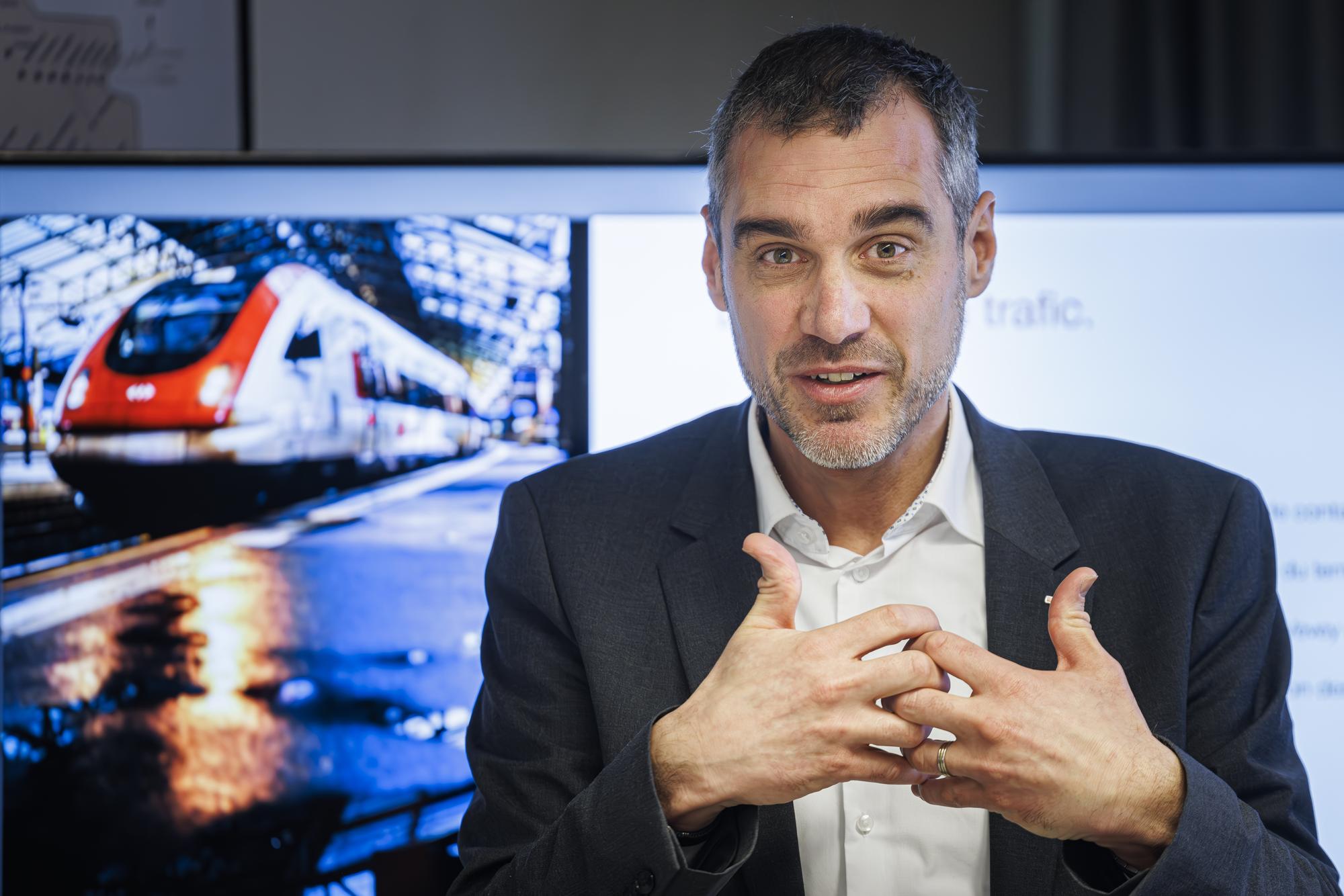 David Fattebert, directeur regional des CFF pour la Suisse romande, s'exprime a l'occasion d'une conference de presse au sujet des chantiers CFF de Suisse romande en 2024, ce lundi 29 janvier 2024 a Lausanne. (KEYSTONE/Valentin Flauraud)