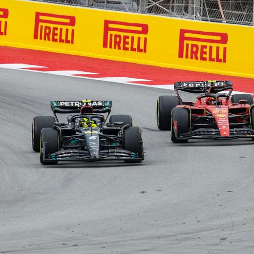 F1 2023 Spanish Grand Prix 44 Lewis Hamilton of United Kingdom, Mercedes - AMG PETRONAS, W14 - Mercedes, action 55 Carlos Sainz of Spain, Scuderia Ferrari, SF-23 - Ferrari, action during the Formula 1 AWS Spanish Grand Prix FIA Formula One World Championship, WM, Weltmeisterschaft from 1st to 4th of June, 2023 on the Circuit de Barcelona - Catalunya, in Montmelo, Spain. Montmelo Spain PUBLICATIONxNOTxINxFRA Copyright: xGongorax originalFilename:bonilla-f12023sp230604_npLFu.jpg