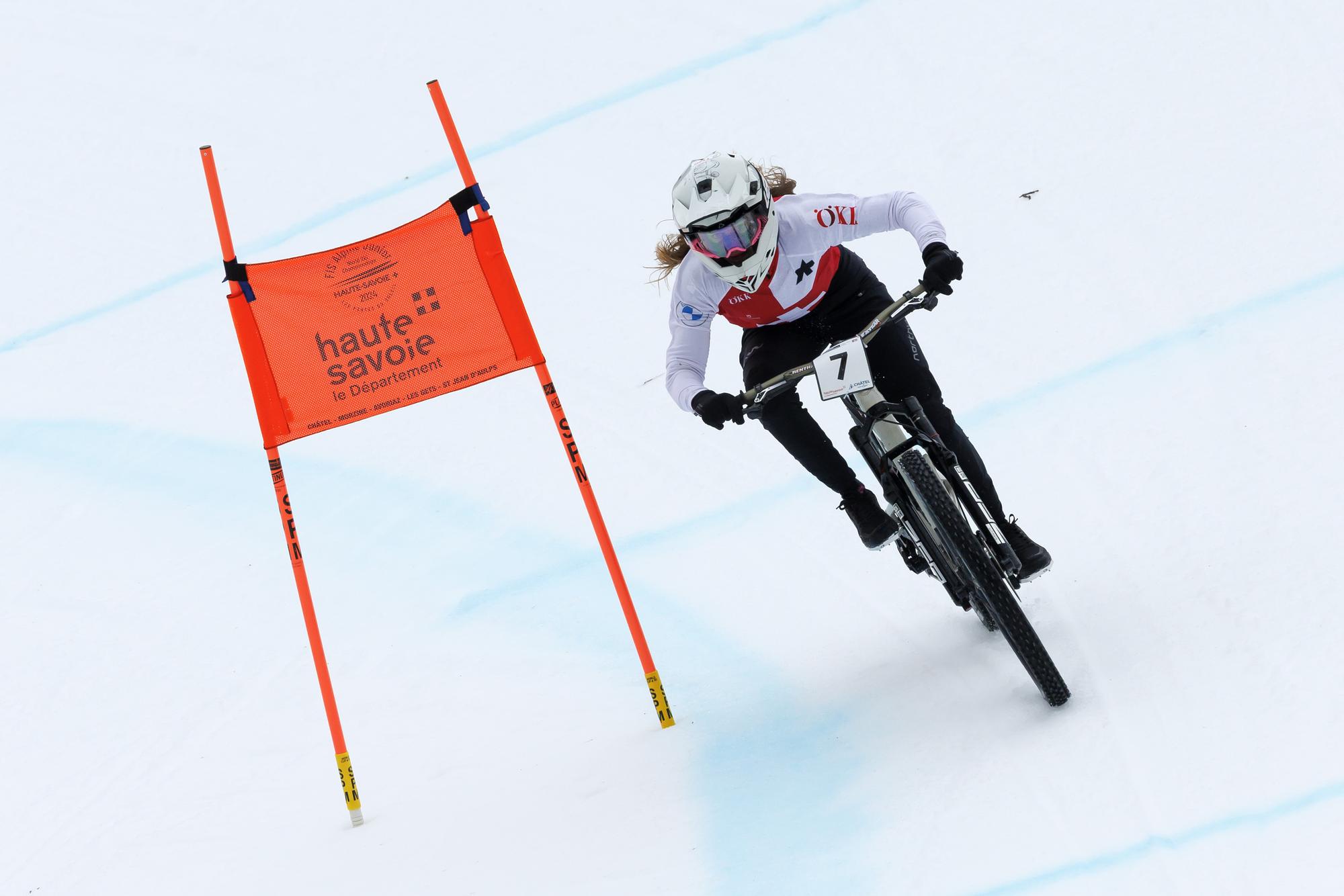competes during the UCI Snow Bike World Championships Men's Super G race, in Chatel, France, Saturday, February 10, 2024. (KEYSTONE/Salvatore Di Nolfi)