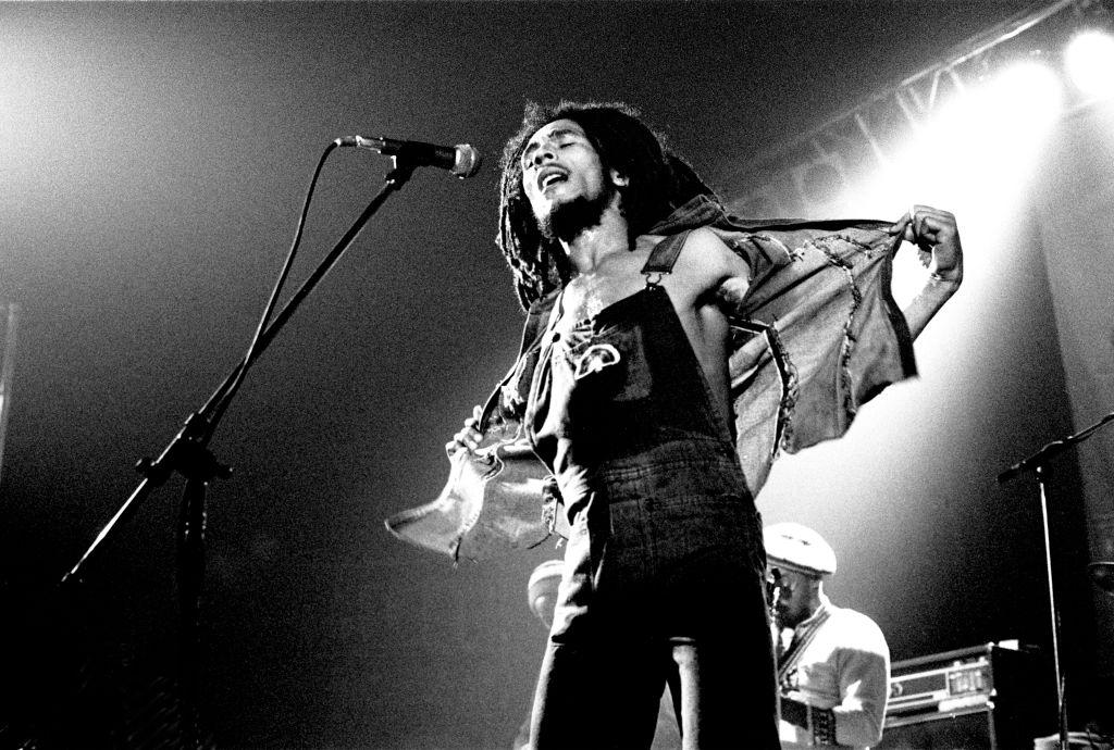 VOORBURG, NETHERLANDS: Bob Marley performs live on stage with the Wailers in Voorburg, Holland in 1976 (Photo by Gijsbert Hanekroot/Redferns)