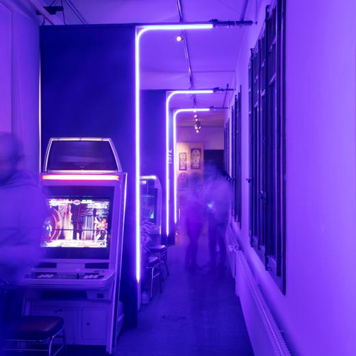 A gauche, des bornes d'arcade. Certains ont été prêtées par des collectionneurs privés. Reportage photographié le mardi 13 février 2024 dans le cadre de l'exposition : archéologie du jeu vidéo.