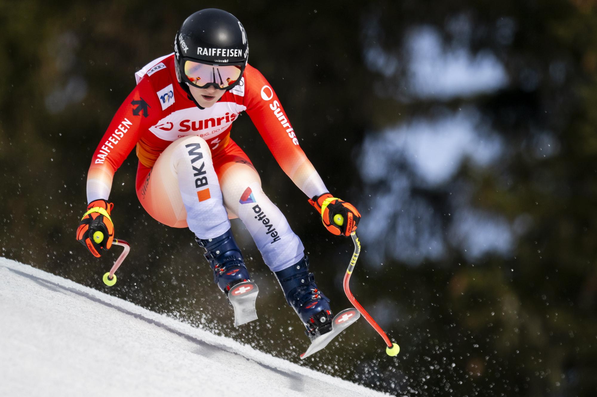epa11157528 Noemie Kolly of Switzerland in action during the women's Downhill race at the Alpine Skiing FIS Ski World Cup, in Crans-Montana, Switzerland, 16 February 2024. EPA/JEAN-CHRISTOPHE BOTT