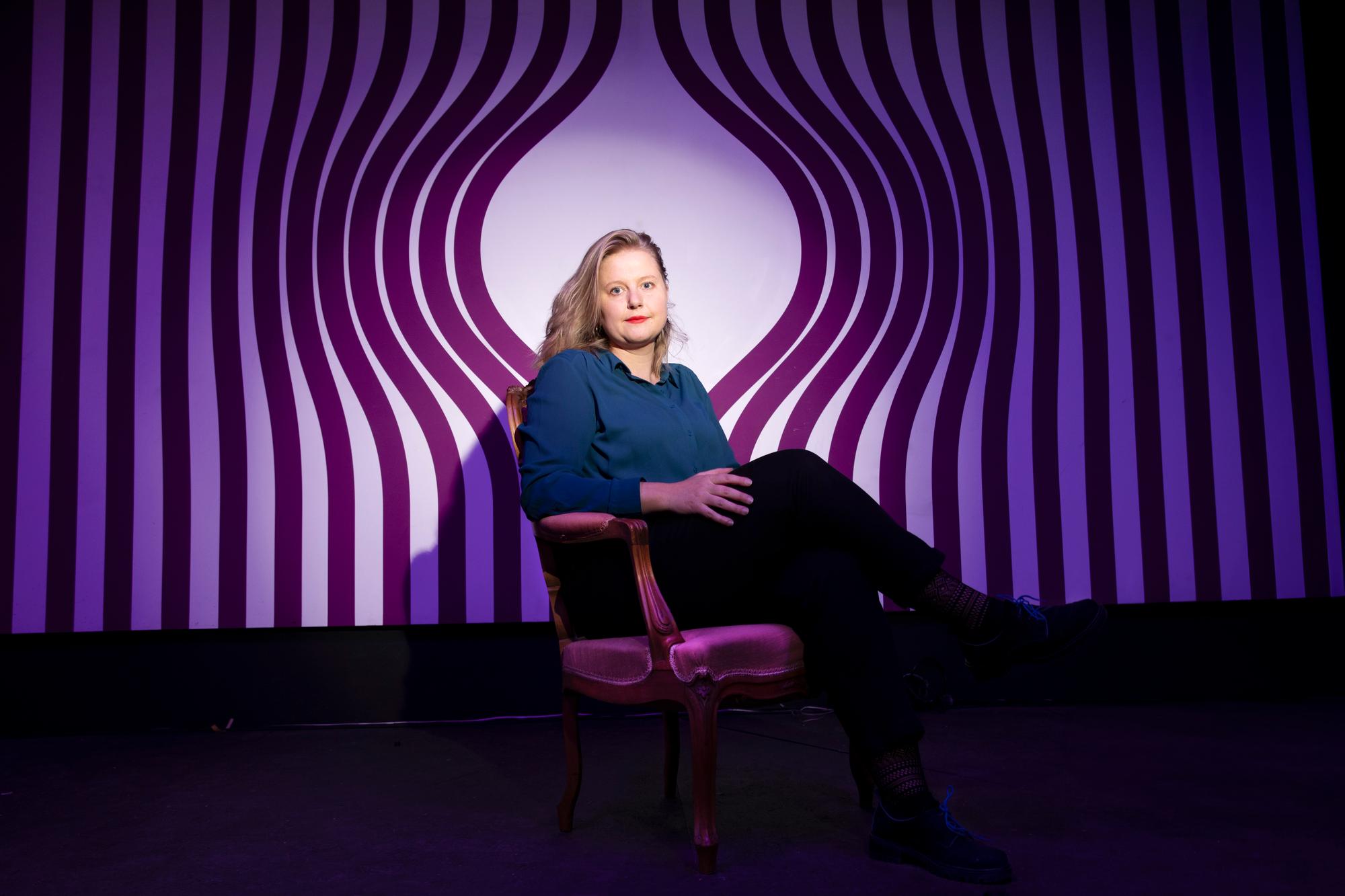 Portrait d'Estelle Pannatier, chargée de politique et de plaidoyer chez Algorithmwatch.ch