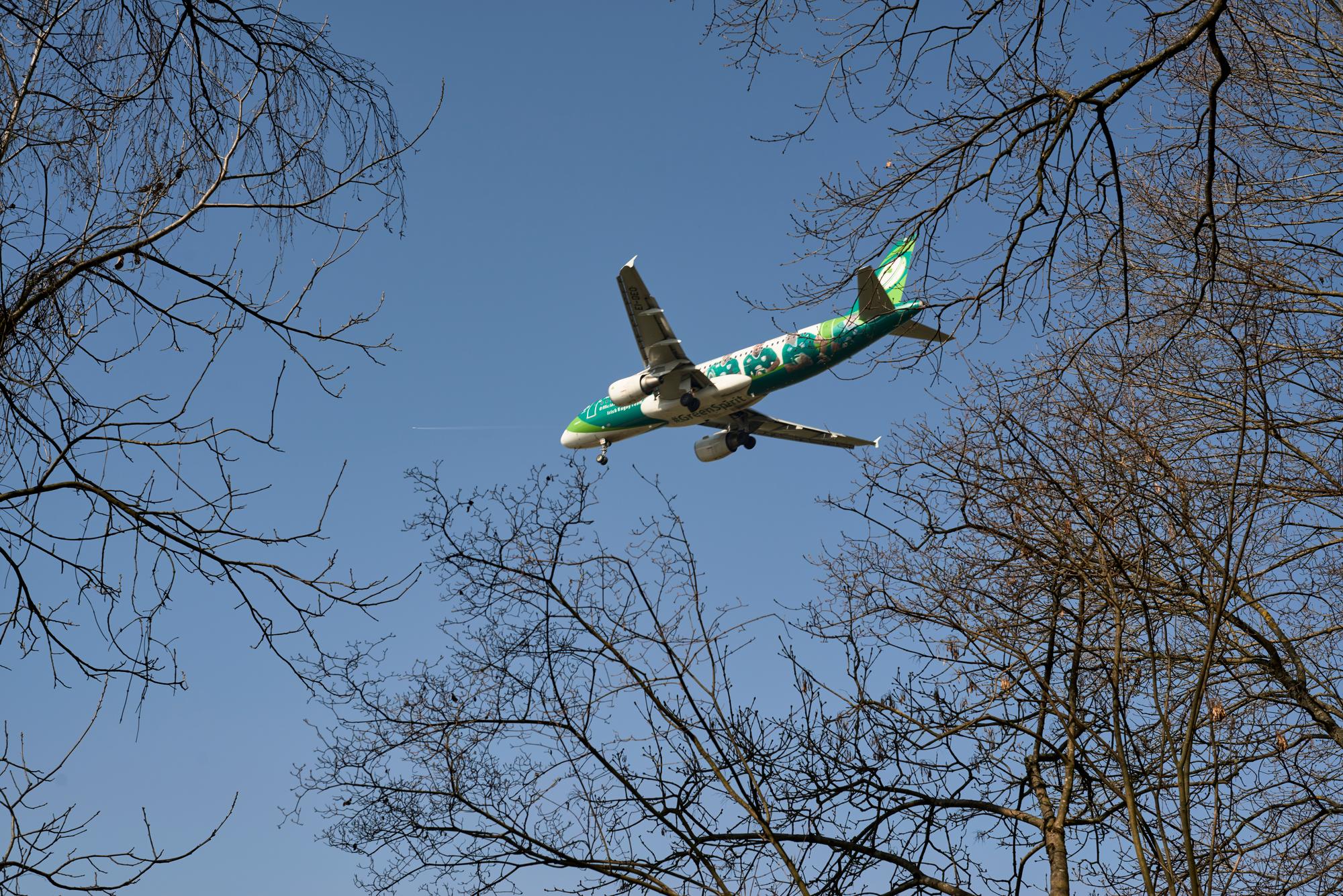 Les avions en approchent de l'aéroport de Genève.4.2022. Eddy Mottaz / le Temps