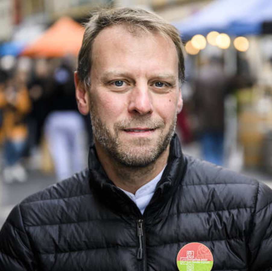 Portrait de l'auteur {this.author.name}}